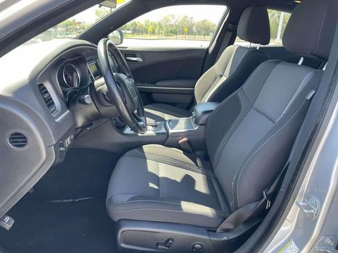 Used 2022 Dodge Charger SXT RWD image 14