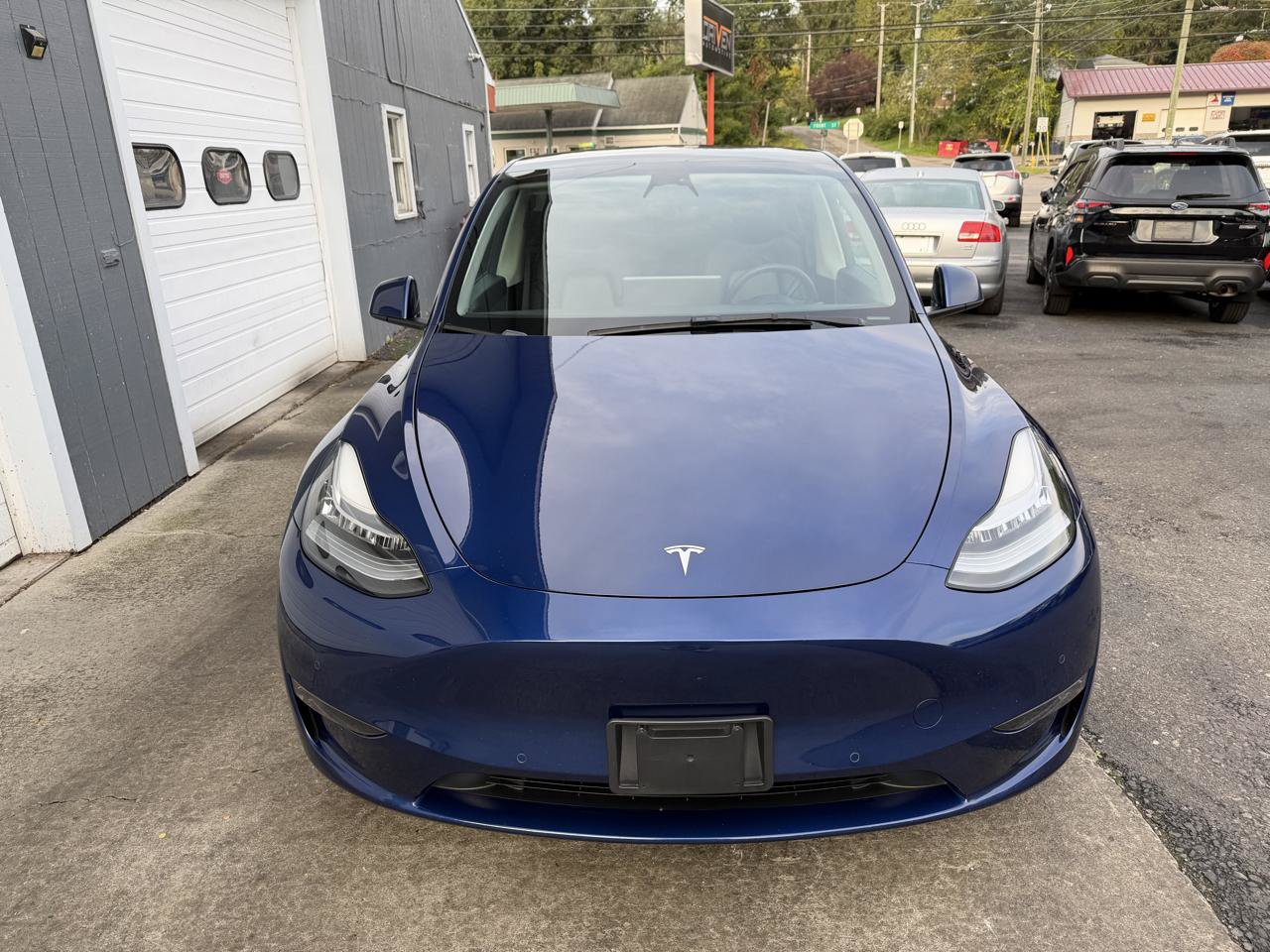Used 2021 Tesla Model Y Long Range AWD/4WD image 2