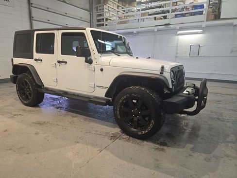 Used 2014 Jeep Wrangler Unlimited Sahara image 8