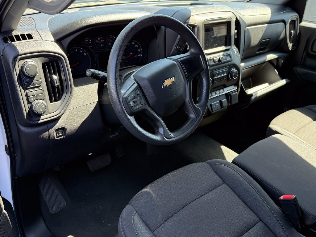 Used 2026 Chevrolet Silverado 1500 Custom w/ Turbomax Blackout Package AWD/4WD image 16