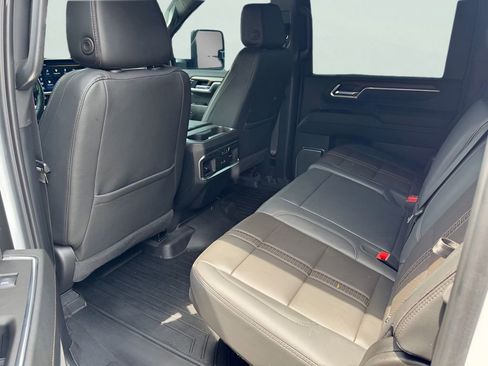 Used 2025 Chevrolet Silverado 3500 High Country w/ High Country Premium Package AWD/4WD image 17