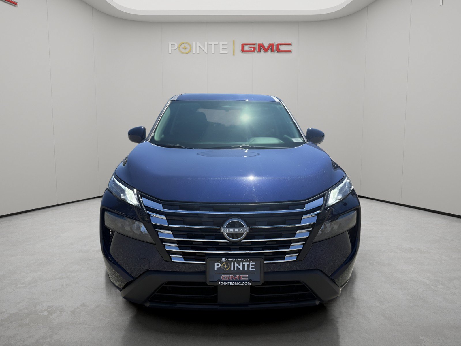 Used 2025 Nissan Rogue SV FWD image 8