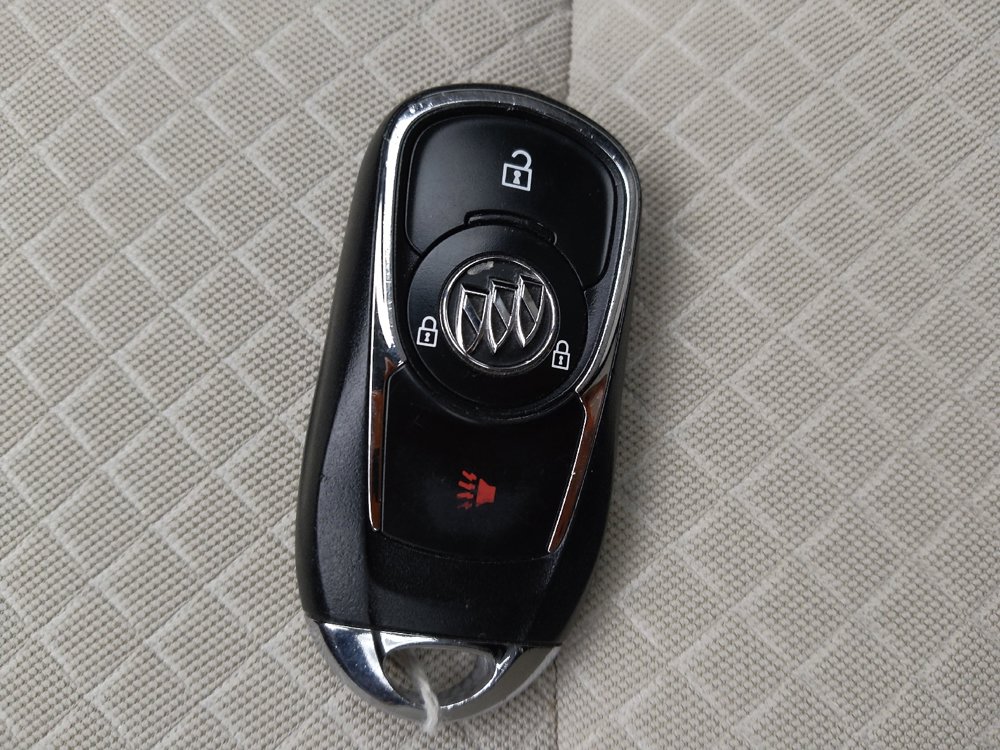 Used 2020 Buick Encore Preferred AWD/4WD image 32