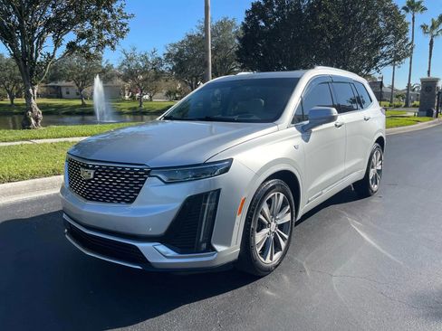 Used 2020 Cadillac XT6 Premium Luxury FWD image 1