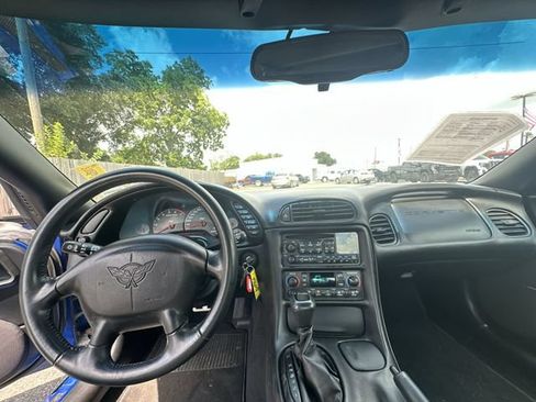 Used 2003 Chevrolet Corvette Coupe RWD image 10