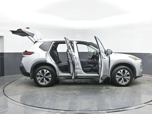 Used 2022 Nissan Rogue SV FWD image 50