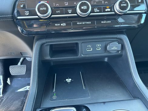 Used 2023 Honda Pilot Touring image 27