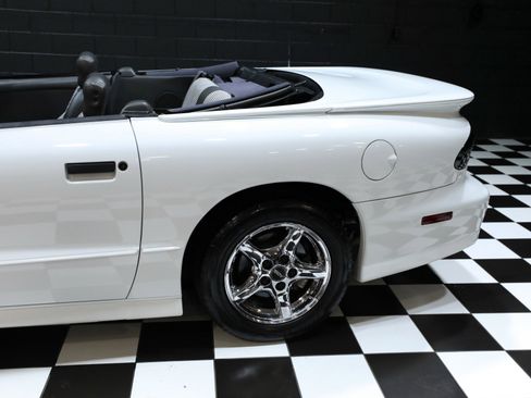 Used 1997 Pontiac Firebird Trans Am RWD image 37