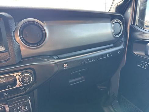 Certified 2018 Jeep Wrangler Unlimited Sport S AWD/4WD image 29