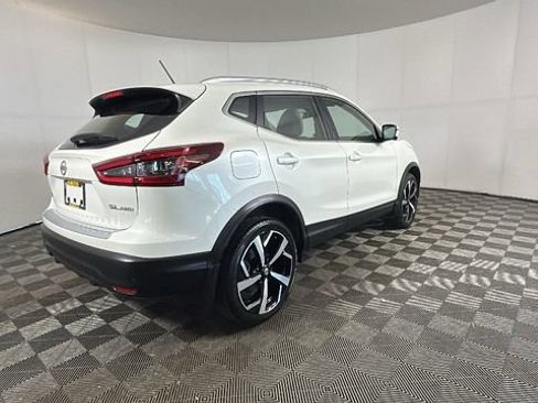 Used 2022 Nissan Rogue Sport SL AWD/4WD image 3