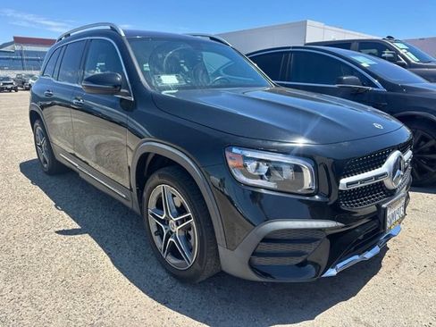 Used 2021 Mercedes-Benz GLB 250 image 3