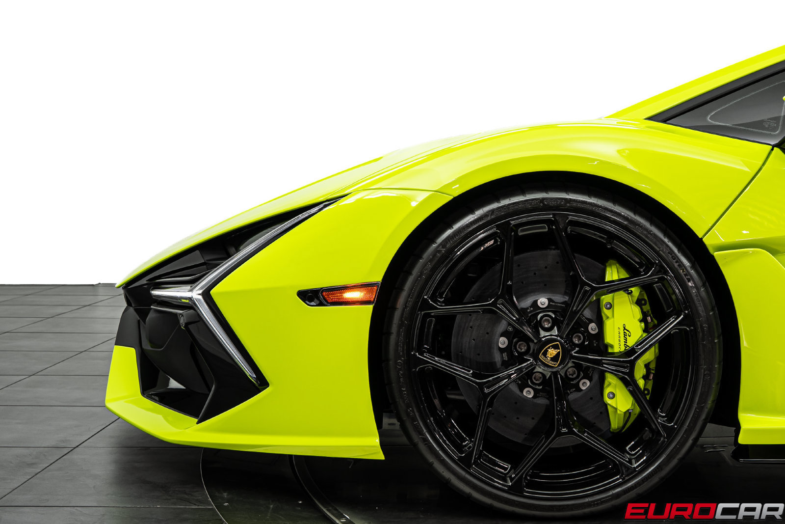 Used 2025 Lamborghini Revuelto AWD/4WD image 17