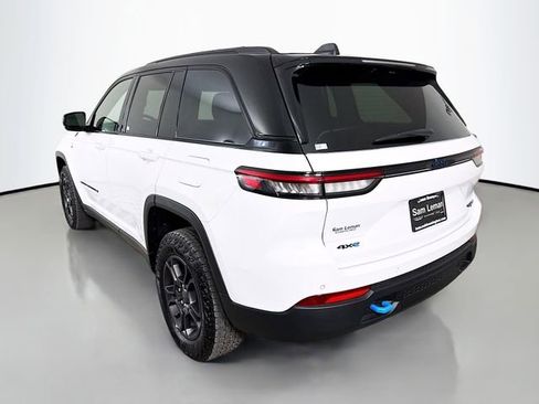 Used 2024 Jeep Grand Cherokee Trailhawk image 5