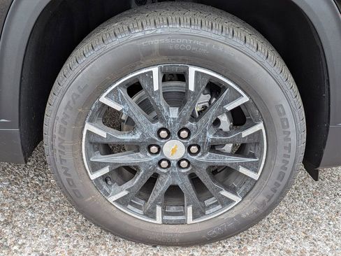 New 2026 Chevrolet Traverse LT w/ Sun and Wheel Package FWD image 11