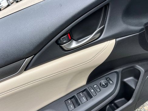 Used 2018 Honda Civic EX-L image 31