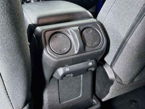 Used 2024 Jeep Wrangler Unlimited w/ Convenience Group AWD/4WD image 20