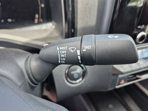 Used 2025 Toyota Camry LE FWD image 33