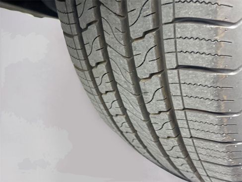 Used 2024 Alfa Romeo Stelvio Sprint image 36