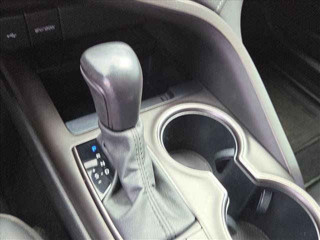 Used 2024 Toyota Camry SE FWD image 11