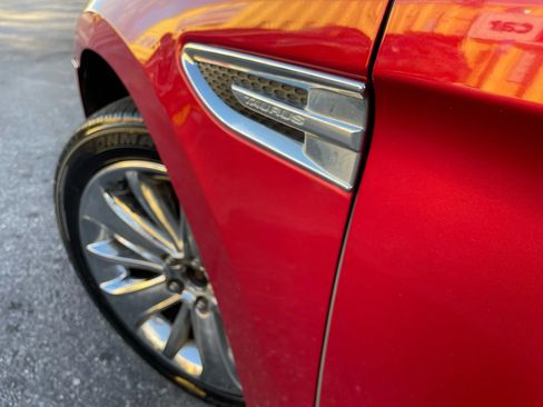 Used 2010 Ford Taurus Limited image 12