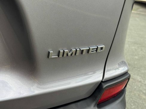 Used 2019 Jeep Cherokee Limited AWD/4WD image 18
