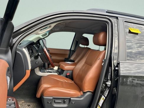 Used 2014 Toyota Sequoia Platinum AWD/4WD image 16