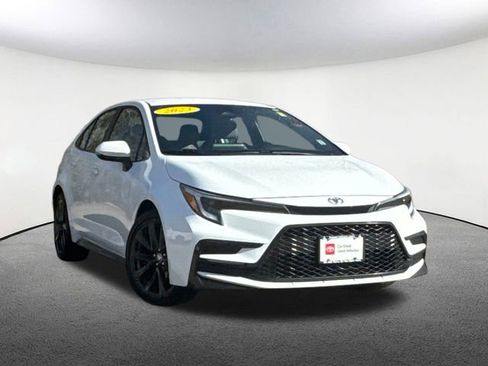 Certified 2023 Toyota Corolla SE image 2