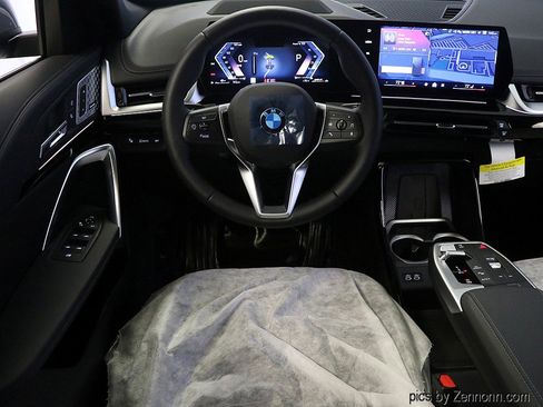 Used 2025 BMW X1 xDrive28i w/ Premium Package image 15