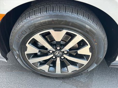 Used 2025 Honda Odyssey EX-L image 10