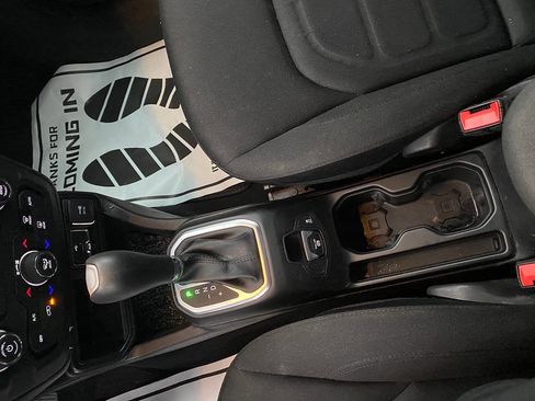 Used 2019 Jeep Renegade Latitude image 26