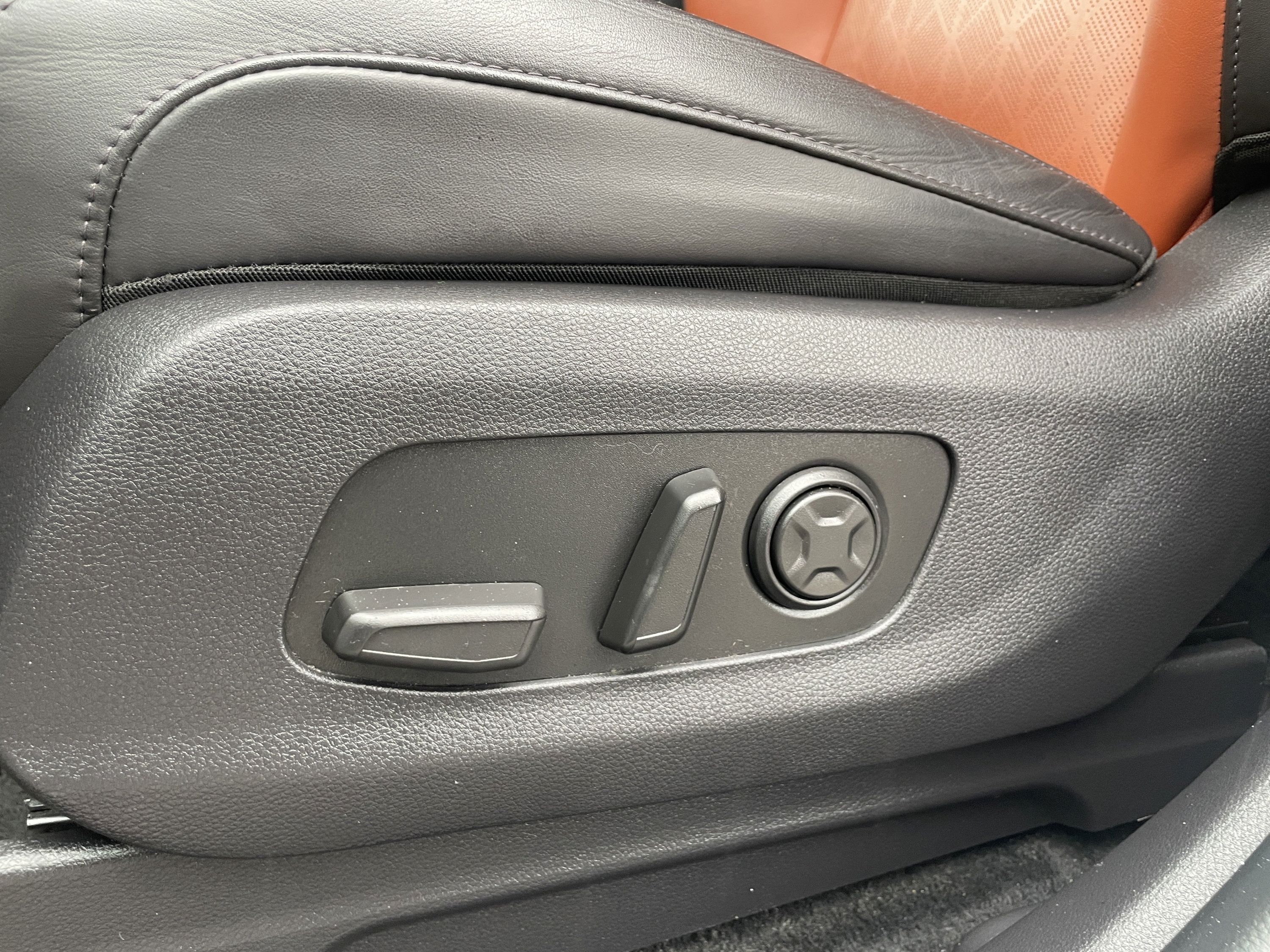 Used 2024 Kia Carnival SX FWD image 9