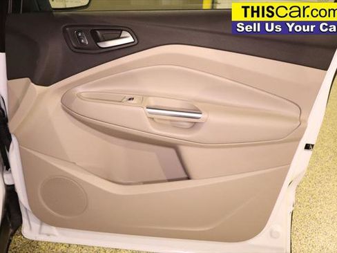 Used 2019 Ford Escape SE image 28