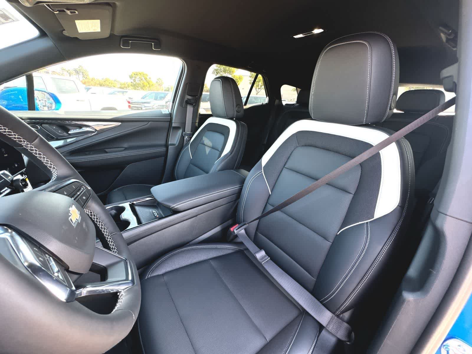 Used 2025 Chevrolet Blazer EV LT AWD/4WD image 18
