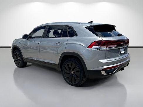 Used 2024 Volkswagen Atlas Cross Sport SE FWD image 5