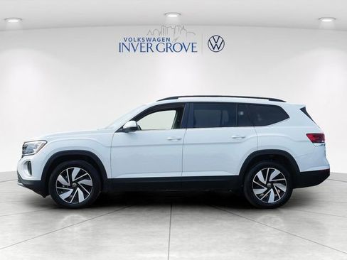 Certified 2025 Volkswagen Atlas SE w/ Panoramic Sunroof Package AWD/4WD image 4