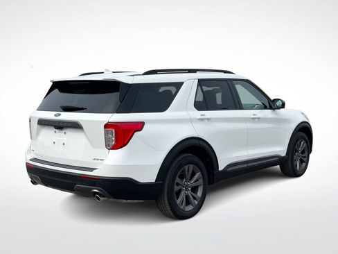 Used 2024 Ford Explorer XLT w/ Equipment Group 202A image 8
