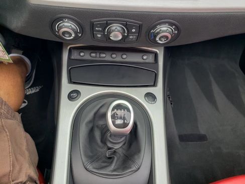 Used 2008 BMW Z4 3.0si image 14