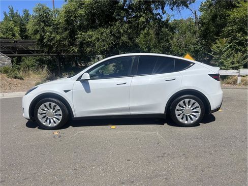 Used 2020 Tesla Model Y Long Range AWD/4WD image 4
