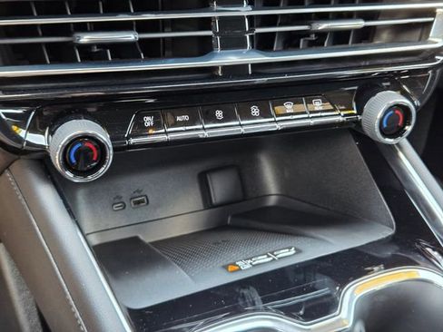 Used 2026 Chevrolet Traverse High Country w/ LPO, Floor Liner Package FWD image 35