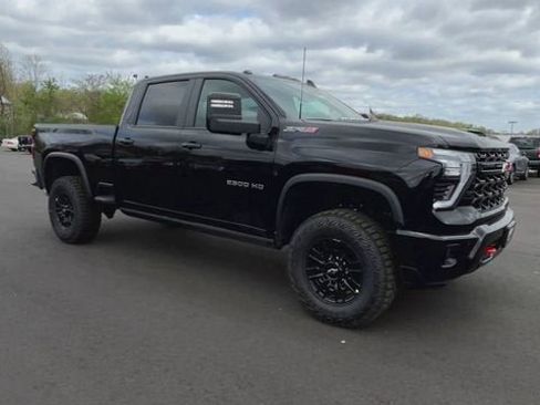 New 2026 Chevrolet Silverado 2500 ZR2 AWD/4WD image 2