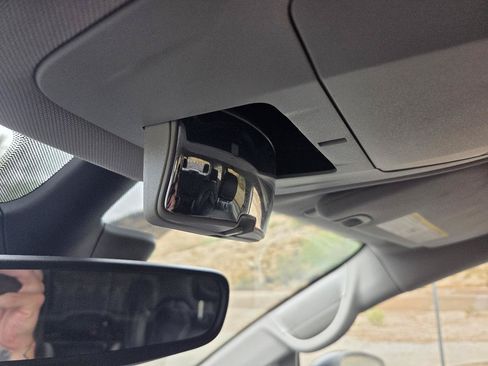 Used 2023 Chrysler Pacifica Touring-L FWD image 24
