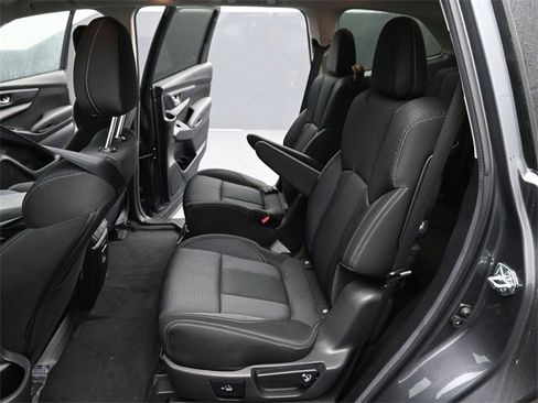 Used 2024 Subaru Ascent Premium w/ Convenience Package image 13