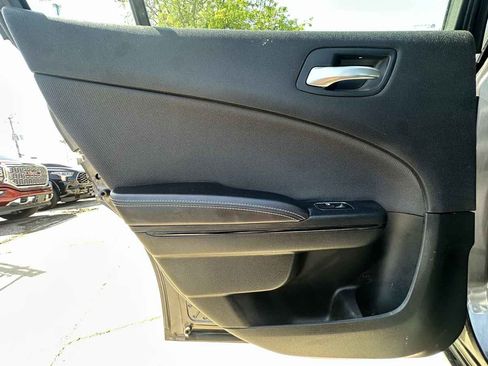 Used 2018 Dodge Charger SXT w/ Blacktop Package RWD image 38