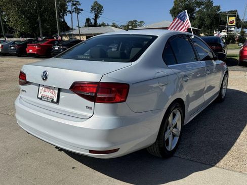 Used 2017 Volkswagen Jetta S image 5