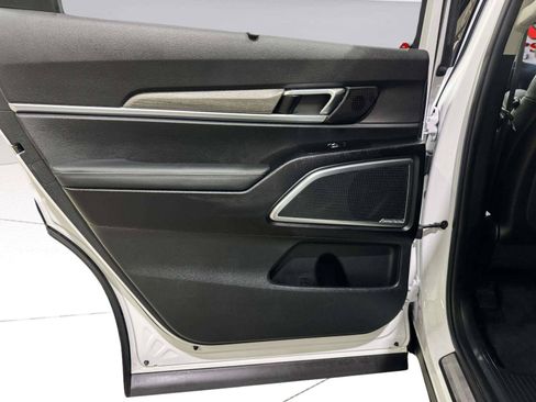 Used 2021 Kia Telluride SX w/ Towing Package FWD image 27