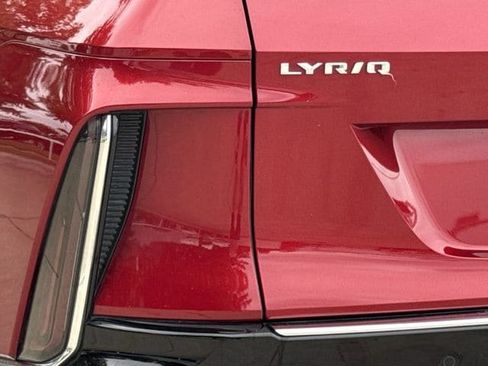Used 2024 Cadillac Lyriq Luxury w/ LPO, Floor Liner Package AWD/4WD image 6