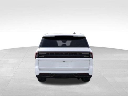 New 2026 Lincoln Navigator L Premier AWD/4WD image 5