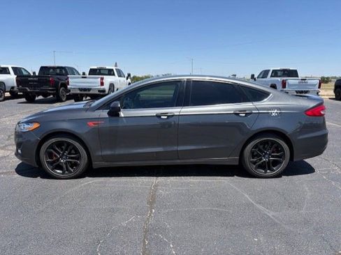 Used 2020 Ford Fusion SE w/ Equipment Group 151A FWD image 3