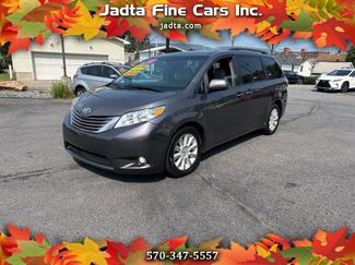 Used 2015 Toyota Sienna XLE image 1