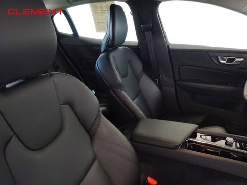 Used 2025 Volvo S60 B5 Core image 36